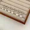 Pendientes de Perlas de Colores Akoya 2026 Estilo Nuevo Pendientes Simples Versátiles para Mujer Clips para Orejas Ganchos para Orejas Colgantes de Perla de Concha