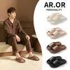 Zapatillas de Verano Estilo Nuevo, Suela Gruesa, Suela Suave, Uso en Casa, Zapatillas Antideslizantes para Baño de Casa de Pareja, Zapatillas de Exterior para Hombre, Venta al por Mayor