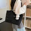 Bolsa de Axila de Gran Capacidad Nueva para Verano 2026, Bolso de Hombro Nuevo para Viajeros, Bolso Tote Versátil de Gama Alta de Nicho