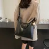 Bolsa Tote Multiusos Estilo Perezoso para Mujer 2025 Nueva Moda Bolso de Hombro Único Bolsillo Axilar Cuero Suave Mochila Versátil