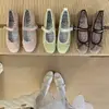 Sapatos Mary Jane Planos com Laço de Veludo Xiaxianjia 2026 Novo Estilo Francês Estilo Noturno Sapatos Femininos