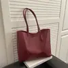 Bolsa Grande Transfronteiriça para Mulheres, Novo Estilo Primavera 2026, Bolsa de Ombro Simples e Versátil, Bolsa Tote Tendência para o Trabalho Este Ano