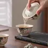 Conjunto de Chá Pintado à Mão com Cor de Esmalte Cinza de Cinza de Grama, Gaiwan de Três Peças para Uso Doméstico, Xícara de Chá Kung Fu, Antiescaldante, Xícara Pressionada à Mão Presente