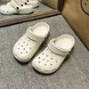 Zuecos para estudiantes para hombres y mujeres, calzado de verano para exteriores, pantuflas casuales lindas de suela suave EVA antideslizante