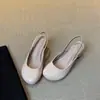 Sandálias Chuyuji estilo francês de bico redondo, couro envernizado, salto grosso, bico fechado, para mulheres, novo modelo 2026, sandálias com tira no calcanhar, sapatos de salto baixo