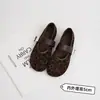 Zapatos Mary Jane retro de tacón bajo con estampado de leopardo para mujer, nuevo modelo otoño 2026, mocasines poco profundos de suela blanda, zapatos Birkenstock de gamuza