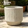 Vaso de flor de cimento GRC com textura de travertino imitado, visual natural, aparência realista, vaso grande para paisagismo externo para resorts