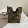Bolso de Lona de Estampado de Leopardo Doble Cara Bolso de Hombro Gran Capacidad Portátil Bolso Tote de Gran Capacidad Estilo Universitario Casual Estudiante Bolsa Escolar