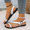 Comercio exterior de talla grande 2024 Verano nuevas sandalias pequeñas y frescas para mujer Ropa exterior europea y americana para mujer Zapatos planos con hebilla hueca para mujer