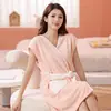 Toalla de Baño Suave para el Hogar Engrosada de Terciopelo Coral Estilo Pareja Toalla Corporal Portátil Gris y Rosa Altamente Absorbente