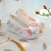 2025 Nuevos Zapatos de Boda Rojos con Flor de Cuentas de Cristal con 7cm de Plataforma Xiuhe Shoes Estilo Chinoiserie Brindis de Boda Estilo Antiguo Zapatos de la Dinastía Han