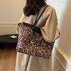 Bolso de Mujer Transfronterizo Bolso Retro con Estampado de Leopardo Bolso de Mano Trendy 2025 Nuevo Otoño e Invierno Bolso de Hombro Bolso Tote de Gran Capacidad