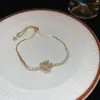 Pulsera de Zirconia Floral Estilo Coreano Ins, Aspecto de Hada, Lujo Ligero y Sensación de Alta Gama, Fresca y Dulce, Joyería Versátil y Única