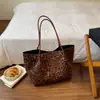 Bolsa Tote Estilo Coreano Nicho Preguiçoso Estampa de Leopardo Feminina Grande Capacidade Casual para o Dia a Dia Bolsa de Ombro Único Bolsa Grande Retro de Ombro