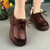 Zapatos de cordones con suela gruesa estilo británico para mujer, nuevos zapatos de cuero otoño 2026, mocasines casuales de punta redonda con suela blanda para madres