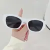 Gafas de Sol de Moda con Montura Cuadrada Retro para Mujer, Forma Cóncava de Alta Gama, Fotografía Callejera, Gafas de Sol para Vacaciones Anti-UV al por Mayor