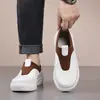 Nuevos zapatos casuales deportivos transpirables y ligeros para hombre, hechos de piel de vaca de capa superior, zapatillas slip-on versátiles para hombre