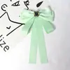 Pajarita para Mujer, Moño Grande en Verde Claro con Pasador de Cinta de Perlas, Broche Accesorio Estilo Universitario, Broche de Perlas