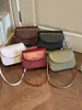 Bolso cuadrado pequeño de alta calidad transfronterizo para mujer, nuevo bolso cruzado versátil de moda otoño 2026, bolso de mano exquisito