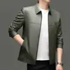 Nueva Chaqueta de Cuero Pu para Hombre Haining Ajustada Corta Cuello Solapa Primavera y Otoño 2025 Chaqueta Abrigo de Cuero para Hombres Jóvenes y de Mediana Edad