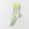 Meias 100% Algodão para Mulheres, Meias de Cano Médio para Primavera e Verão, Absorventes de Suor, Antiodor, Antipelos, Meias Esportivas Fitness Color Block Dopamina