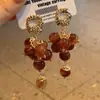 Pendientes Cruzados Transfronterizos Europeos y Americanos Estilo Francés Vintage Imitación Perla Plateada para Mujer, Nuevo Modelo 2026, Pendientes Redondos Geométricos de Lujo Ligero de Gama Alta