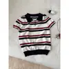 Nova Camisa Polo Listrada Tricotada Estilo Miu 2025 Camiseta de Manga Curta para Mulheres com Caimento Normal nos Ombros, Gola Polo, Top Curto com Senso de Design