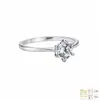 Anillo Clásico de Plata de Ley S925 con Seis Garras y Moissanita Completa Lujo Ligero Simple Compromiso Anillo de Banda Lisa Fabricante Suministro Directo Venta al por Mayor