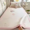 2026 Novo Modelo Pe Polietileno Jacquard Fofo Tapete Cool Bean para Dormitório de Estudante Tapete de Cama Plano