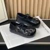 Nuevos Zapatos Mary Jane de Bajada con Doble Hebilla Estilo Francés Británico Zapatos de Mujer 2026 Retro Moda de Dos Vías Zapatos Individuales con Aumento Interno de Altura