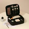 Bolsa de almacenamiento para artículos de tocador y herramientas de maquillaje con separadores, bolso de mano portátil de tela Oxford elegante para viajes