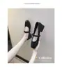 Sapatos Femininos Baotou de Bico Raso 2026 Novo Outono Solado Macio Sapatos Estilosos Femininos Salto Grosso Bico Quadrado Sapatos Mary Jane com Pérolas