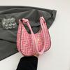 Bolso de axila moderno y popular para mujer 2025 Nuevo bolso de hombro con letras Bolso media luna Bolso de mano versátil para mujer