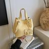 Bolso de Mano Niche Casual de Moda para Mujer 2025 Primavera Simple Fresco Bolso Balde Bolso Bandolera para Viajero