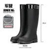 Botas de Chuva Grossas para Mulheres de Comércio Exterior Transfronteiriço, Sapatos Impermeáveis de Cano Alto, Sapatos de Borracha Antiderrapantes e Modernos, Atacado de Fábrica em Yunnan