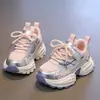 Tenis de malla para niños, nueva colección otoño 2026, tenis gruesos para niñas, zapatillas de correr ligeras de suela suave para niños