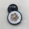 Hebilla de combinación de botones de aleación metálica de alta gama Botón para abrigo de lana Estilo Chanel Flor de moda Accesorios de ropa retro