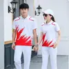 24 verano nuevo traje casual para parejas camisa POLO hombres y mujeres ropa para deportes al aire libre grupo de corredores manga corta estampada al por mayor