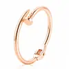 Pulsera Abierta Popular Europea y Americana para Mujer, Aspecto de Moda de Gama Alta, Estilo Elegante de Nicho Pequeño, Pulsera de Estilo Lujoso Ligero para el Trabajo al por Mayor