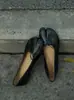 Sapatos femininos vintage de couro macio com bico dividido tipo pé de porco, sapatilhas de laço rasas, sapatos baixos slip-on para mulheres