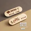 Placa de Nome em Madeira Maciça Personalizada Crachá de Trabalho Placa de Número de Trabalho de Hotel Loja de Chá de Tronco Personalizada Gravação Criativa Personalizada