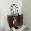 Bolso de mujer de gran capacidad, nuevo bolso de hombro de moda casual otoño 2026, bolso de trabajo, bolso tote simple para el día a día
