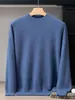 Suéter Masculino de Cashmere Puro com Gola Alta Meia-Calça Fina para Outono e Inverno Novo Pulôver Quente Solto e Versátil Suéter de Malha para Usar por Baixo