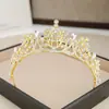 Elegante Corona de Novia para Bodas, Fiestas y Concursos de Belleza con Aleación de Oro y Diamantes de Agua Brillantes Esta Hermosa Corona Chapada en Oro con Cristales Transparentes es Perfecta para Realzar Tu Día Especial Diseñada para la Realeza