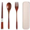 Juego de Tres Piezas de Palillos de Madera, Tenedor y Cuchara Estilo Japonés de 22.5 cm para Uso en la Cocina, Palillos de Moda con Bolsa de Tela Envuelto para Guardar