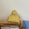 Nova Bolsa Boston Fofa com Pingente de Coelho 2026 para Mulheres, Bolsa de Ombro Transversal Versátil e Fashion com Toque de Luxo, Bolsa de Mão