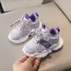 Sapatos esportivos infantis no atacado 2026 novos modelos primavera e outono sapatos de corrida com sola macia antiderrapante para meninas sapatos estilo pai para meninos sapatos casuais