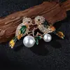 Venda quente transfronteiriça Broche de pássaro pega animal Pin de lapela de nicho de alto padrão anti-exposição pino de gola decorativo de uso duplo