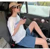 Pantalones cortos de seda helada para mujeres de talla grande, ropa para mujeres de talla grande, pantalones de chándal de cinco puntos, estilo callejero, conjunto adelgazante, pantalones de verano para mujer, 200 jin, modernos