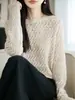 Lana finamente hilada, cuello redondo, simple y versátil, con un patrón ondulado de punto calado, mangas largas transpirables, estilo jersey, top casual de primavera/otoño para mujer